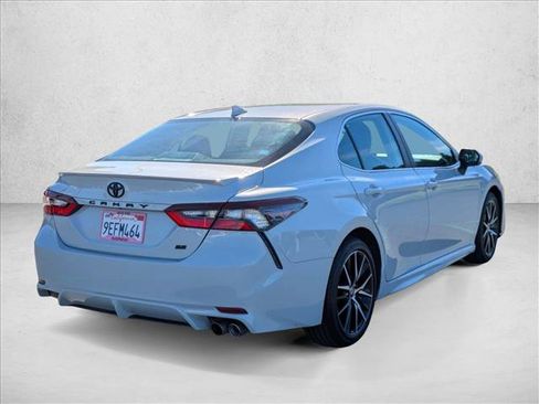 Used 2023 Toyota Camry SE image 5