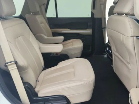 Used 2024 Ford Expedition Limited image 39