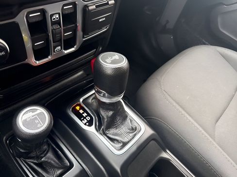 Used 2023 Jeep Wrangler Unlimited Sport AWD/4WD image 15