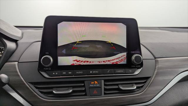Used 2025 Nissan Altima 2.5 SV FWD image 27