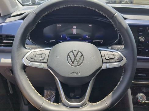 Certified 2023 Volkswagen Taos SE FWD image 29
