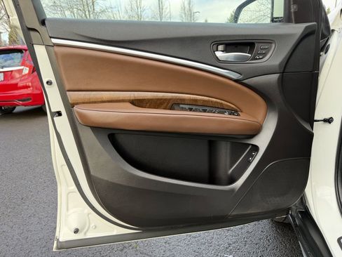 Used 2017 Acura MDX SH-AWD image 11