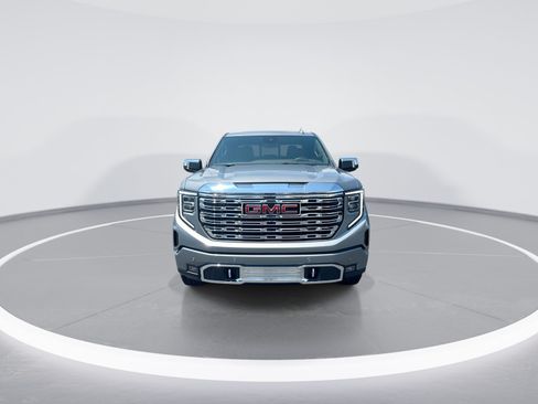 Used 2026 GMC Sierra 1500 Denali w/ Technology Package AWD/4WD image 3