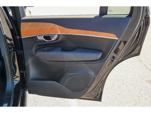 Used 2022 Volvo XC90 T6 Momentum w/ Climate Package AWD/4WD image 20