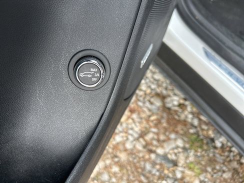 Certified 2023 Chevrolet Blazer Premier image 30