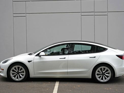 Used 2022 Tesla Model 3 Long Range AWD/4WD image 49