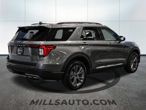 Used 2025 Ford Explorer Active w/ Active Comfort Package AWD/4WD image 8