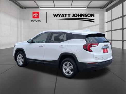 Used 2024 GMC Terrain SLE AWD/4WD image 3