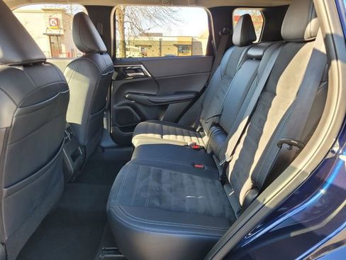 Used 2024 Mitsubishi Outlander SE image 13