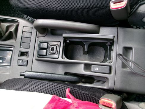 Used 2001 Isuzu Trooper S image 23