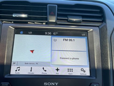 Used 2017 Ford Fusion Titanium FWD image 29