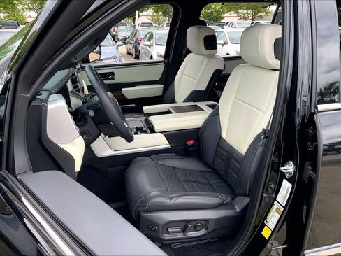 Used 2024 Toyota Sequoia Capstone AWD/4WD image 8