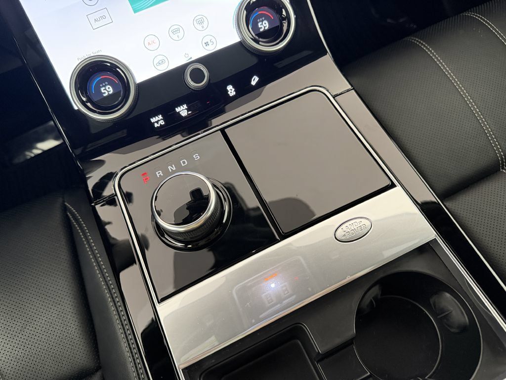 Used 2019 Land Rover Range Rover Velar S AWD/4WD image 38