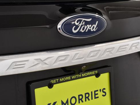 Used 2018 Ford Explorer XLT w/ Equipment Group 202A AWD/4WD image 24