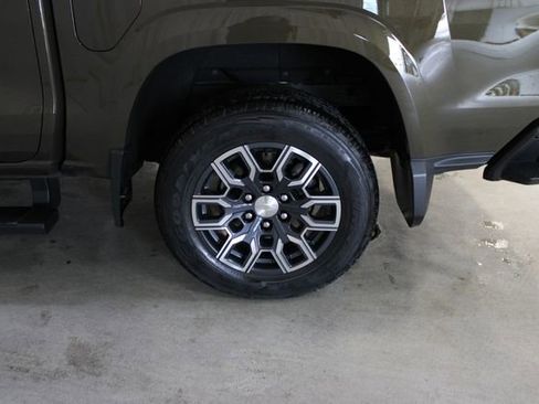 Used 2023 Chevrolet Colorado LT w/ LT Convenience Package III RWD image 33