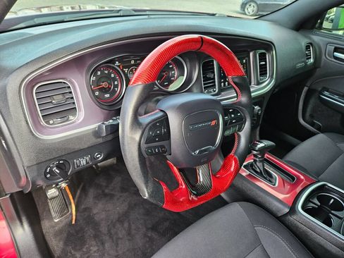 Used 2018 Dodge Charger SXT RWD image 16