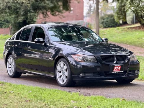 Used 2006 BMW 330xi Sedan image 2