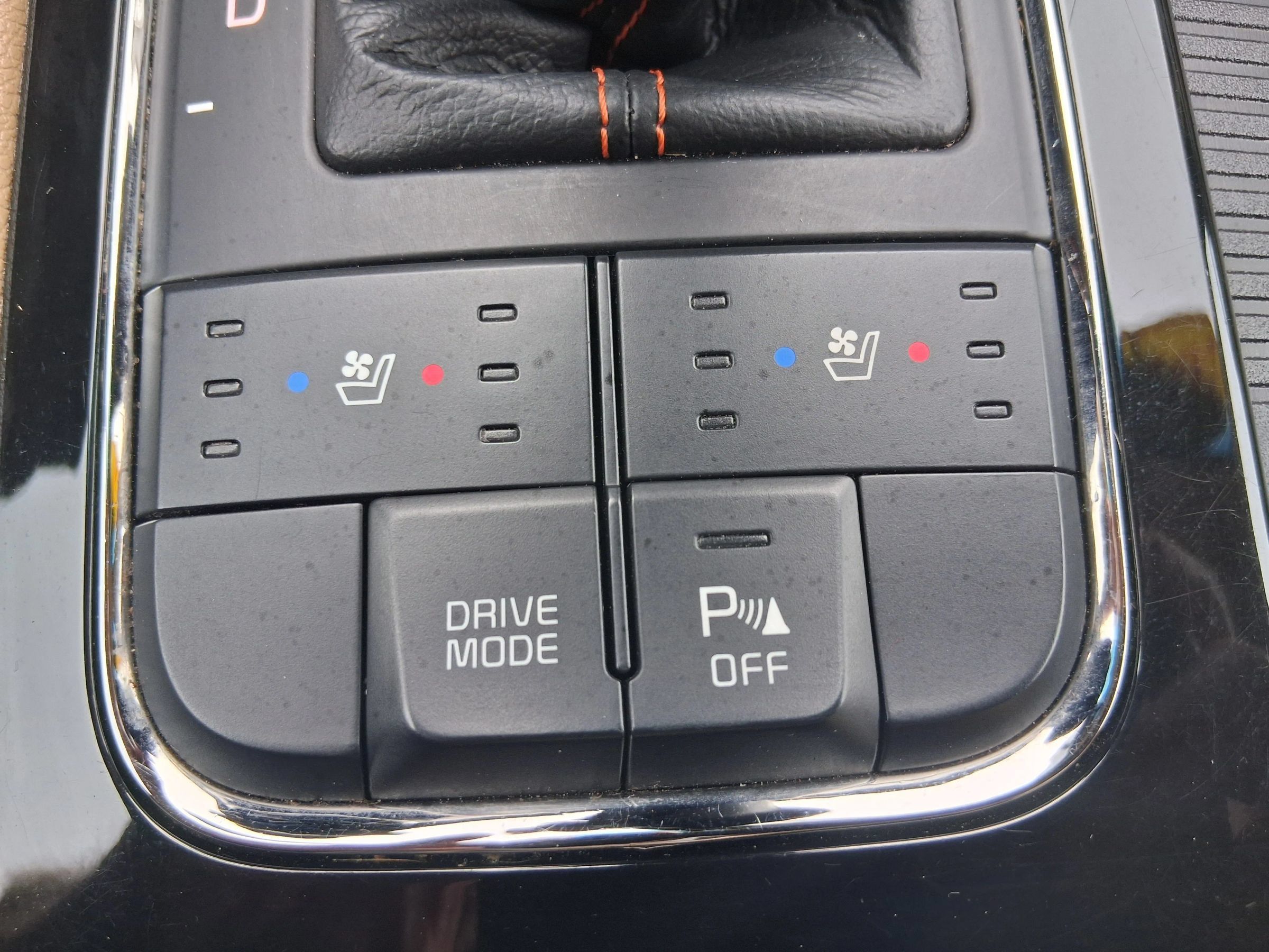 Used 2016 Kia Sedona SX FWD image 24