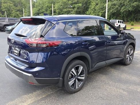 Used 2024 Nissan Rogue SL w/ SL Premium Package FWD image 14