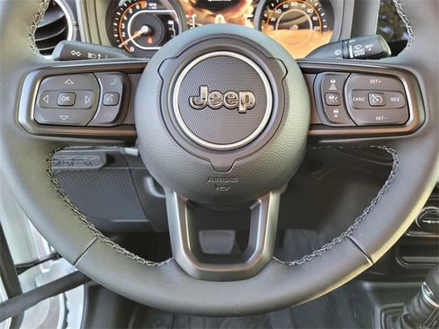 New 2025 Jeep Gladiator High Tide image 20