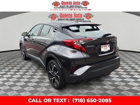 Used 2018 Toyota C-HR XLE FWD image 4
