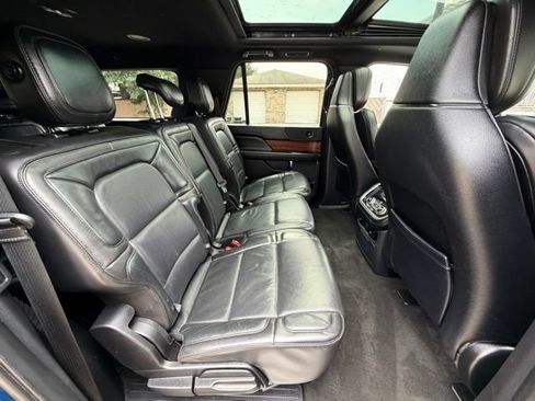 Used 2019 Lincoln Navigator L Reserve AWD/4WD image 22