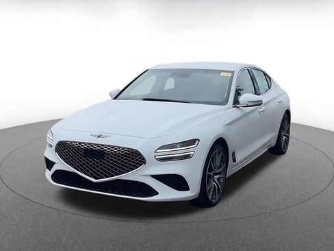 Used 2025 Genesis G70 2.5T image 4