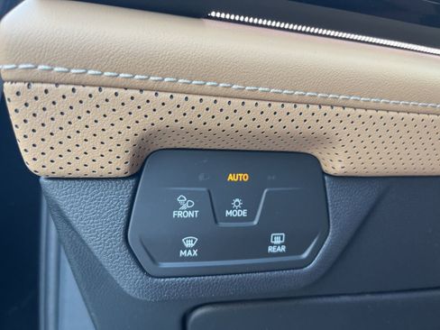 New 2026 Volkswagen Atlas Cross Sport SEL R-Line AWD/4WD image 8