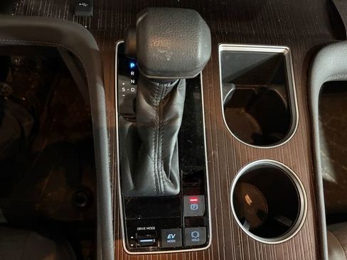 Used 2021 Toyota Sienna LE image 17