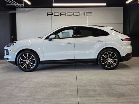 Certified 2026 Porsche Cayenne Coupe AWD/4WD image 2