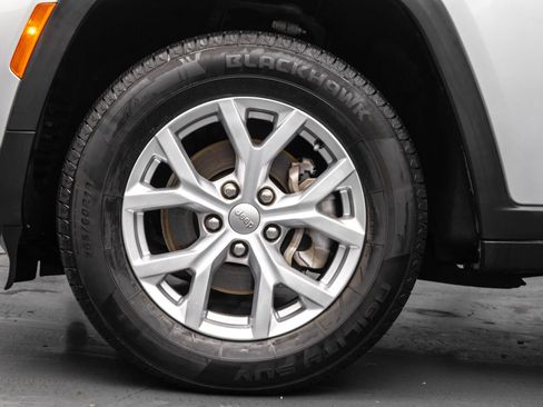 Used 2022 Jeep Grand Cherokee Limited image 45