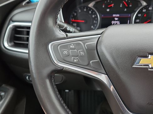 Used 2019 Chevrolet Equinox LT FWD image 16