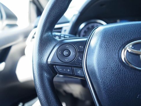 Used 2018 Toyota Camry LE image 23