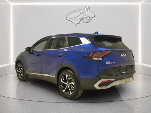 Used 2023 Kia Sportage EX image 3