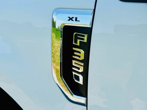 Used 2018 Ford F350 XL AWD/4WD image 2
