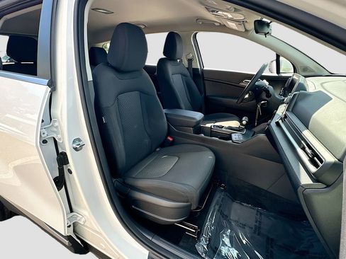 Certified 2025 Kia Sportage LX FWD image 25