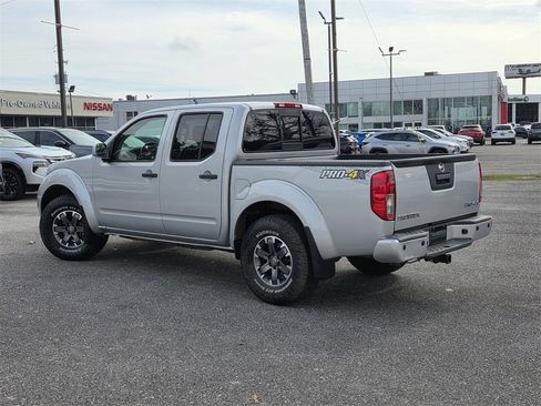 Used 2019 Nissan Frontier PRO-4X image 5