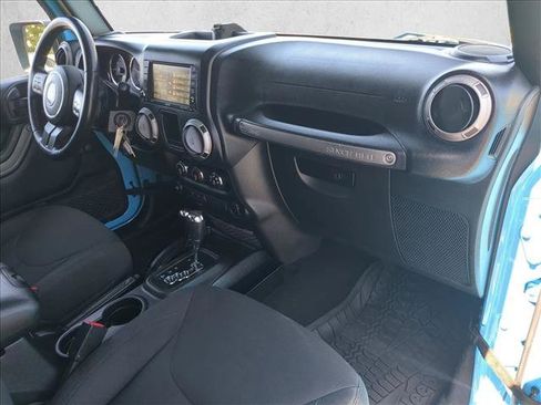 Used 2017 Jeep Wrangler Unlimited Sport w/ Connectivity Group AWD/4WD image 20
