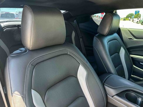 Used 2022 Chevrolet Camaro LT w/ Technology Package RWD image 19