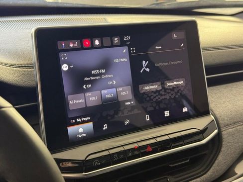 Used 2023 Jeep Compass Latitude image 19