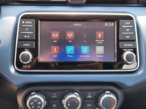 Used 2025 Nissan Versa SV w/ Trunk Package FWD image 11