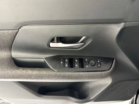Used 2025 Nissan Kicks SV FWD image 24