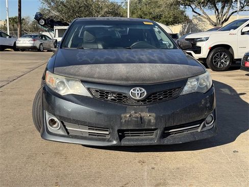 Used 2012 Toyota Camry SE image 2