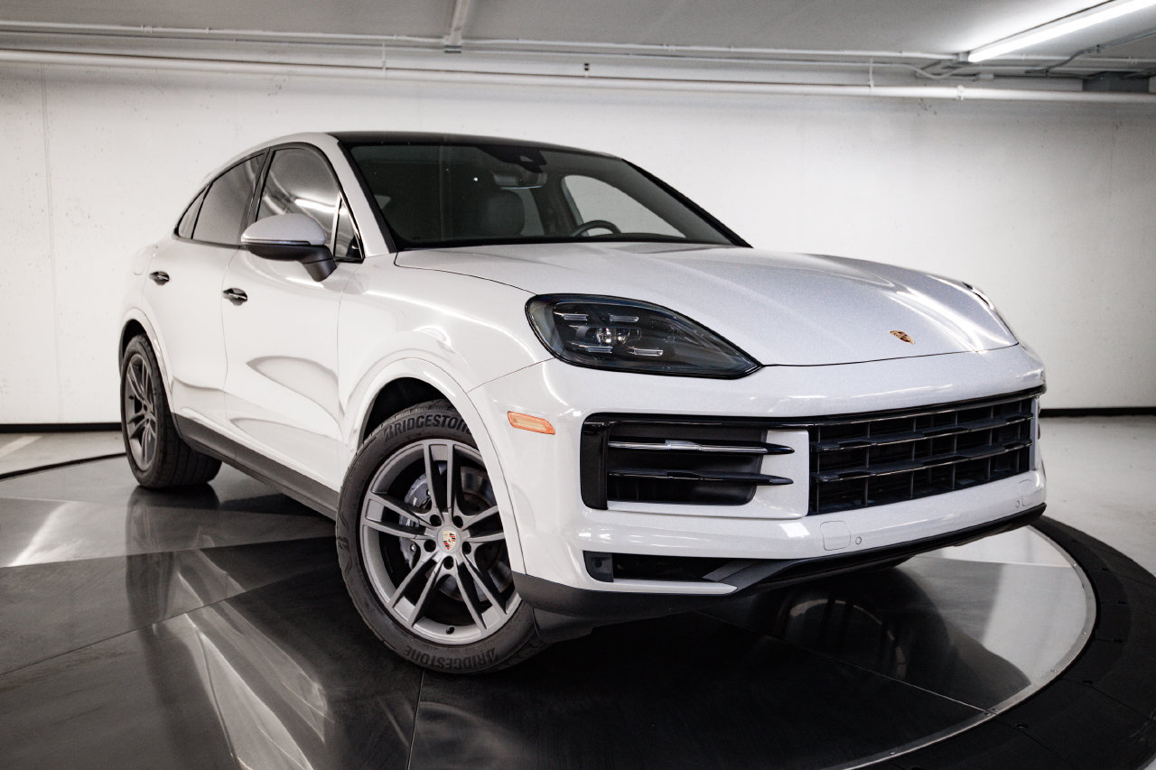 Certified 2024 Porsche Cayenne Coupe AWD/4WD image 9