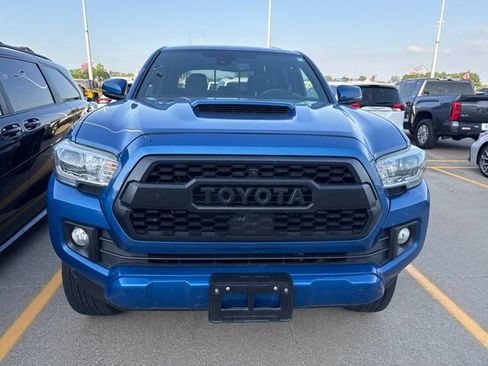 Used 2018 Toyota Tacoma TRD Sport w/ Technology Package AWD/4WD image 13