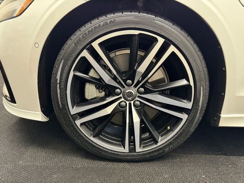Used 2022 Volvo S60 T8 R-Design w/ Advanced Package image 11