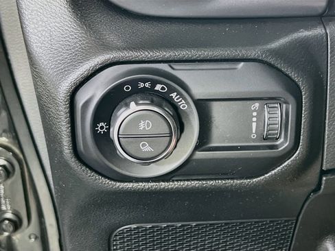 Used 2023 Jeep Gladiator Sport AWD/4WD image 10