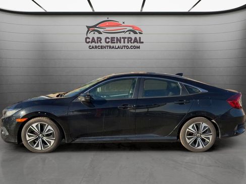 Used 2018 Honda Civic EX-T image 2