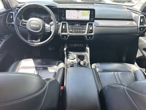 Certified 2022 Kia Sorento EX FWD image 14