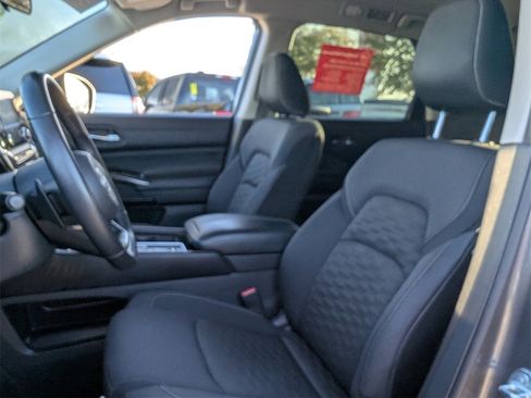 Certified 2022 Nissan Pathfinder SV image 25